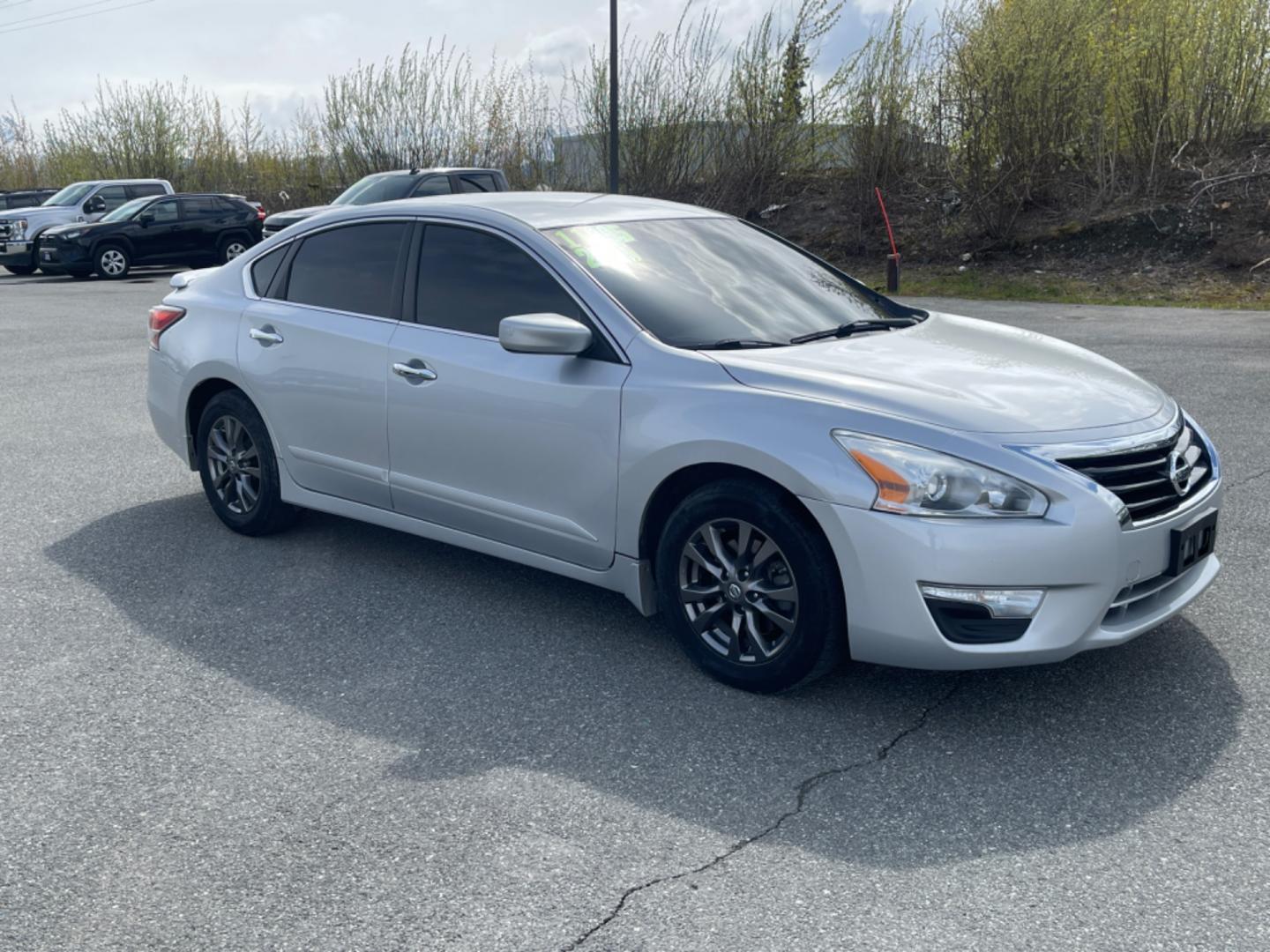 2015 SILVER NISSAN ALTIMA 2.5 (1N4AL3AP4FC) with an 2.5L engine, Continuously Variable transmission, located at 1960 Industrial Drive, Wasilla, 99654, (907) 274-2277, 61.573475, -149.400146 - Photo#4